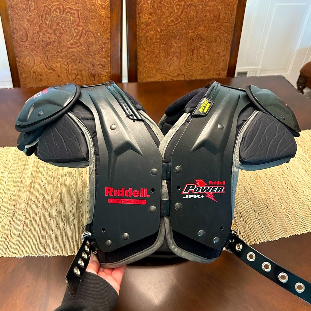 Riddell JPK+ AP football shoulder pads. Youth XL